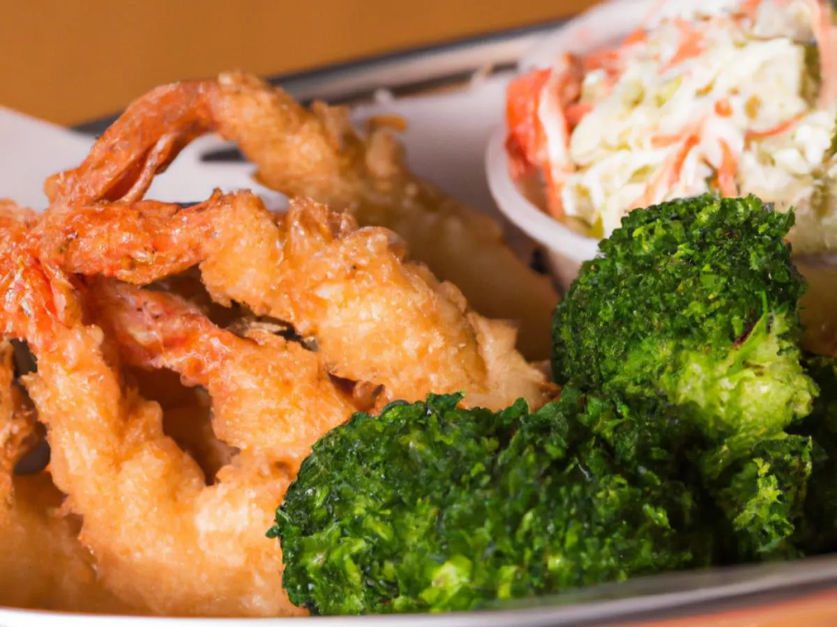 Fried Shrimp Basket with Coleslaw and Steamed Broccoli [16 oz]