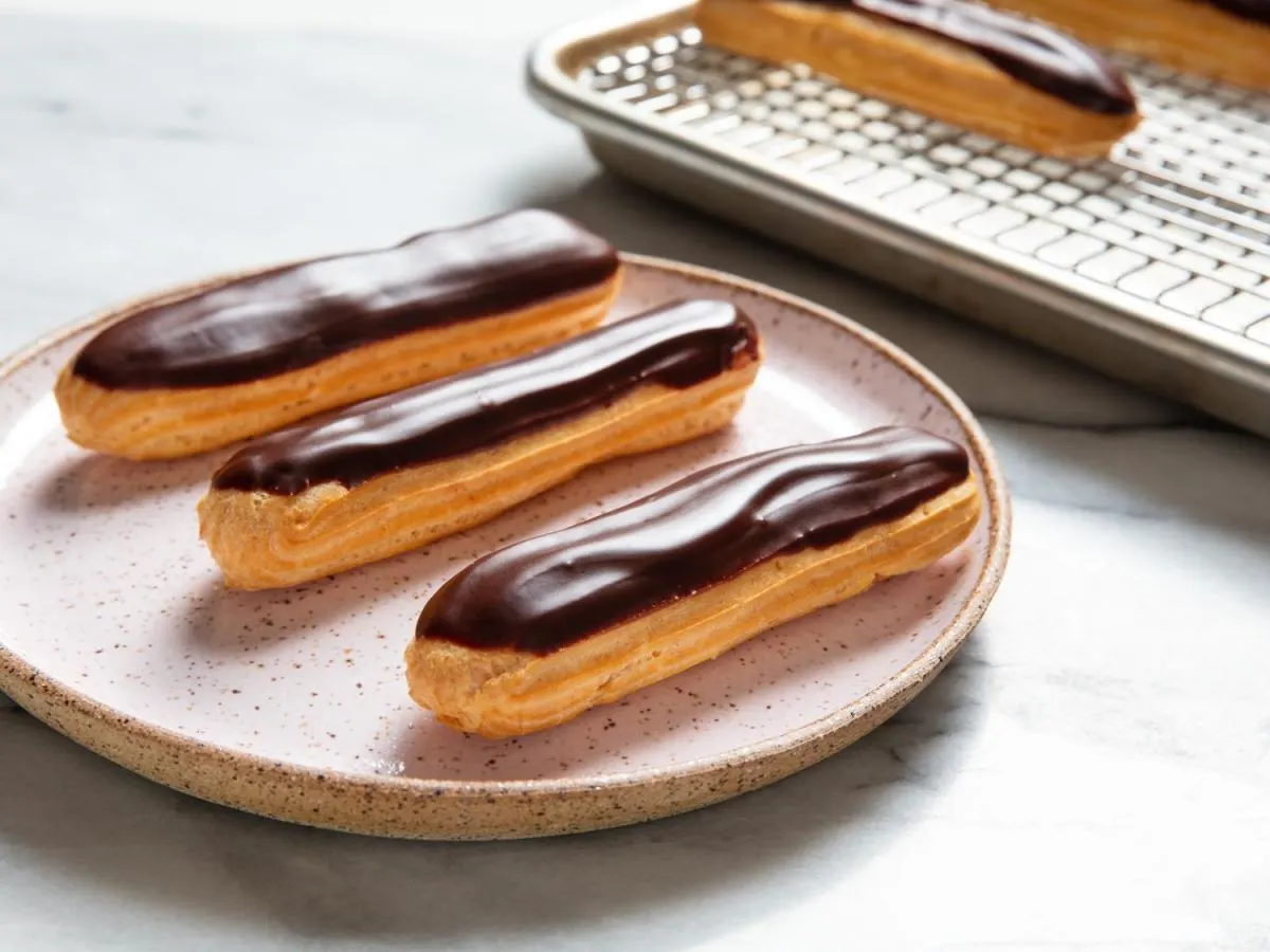 Chocolate Eclairs Chocolate Eclairs
