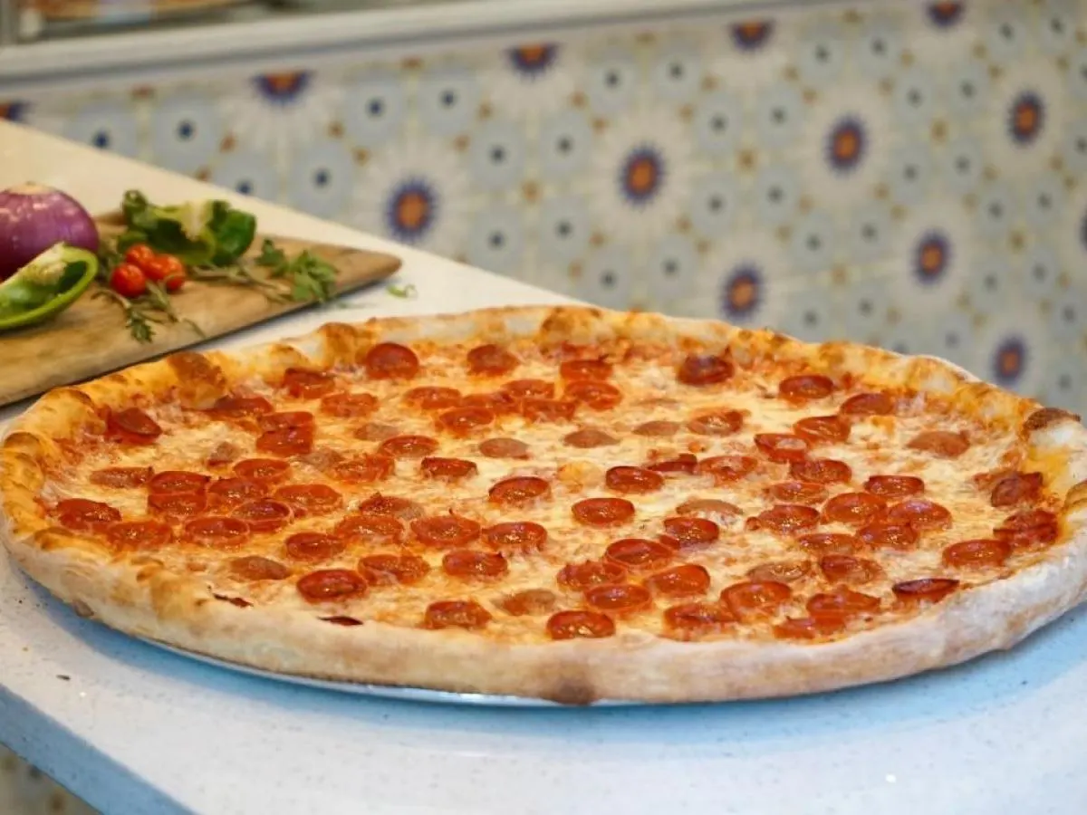 Large Pepperoni Pizza (18 inch) Large Pepperoni Pizza (18 inch)
