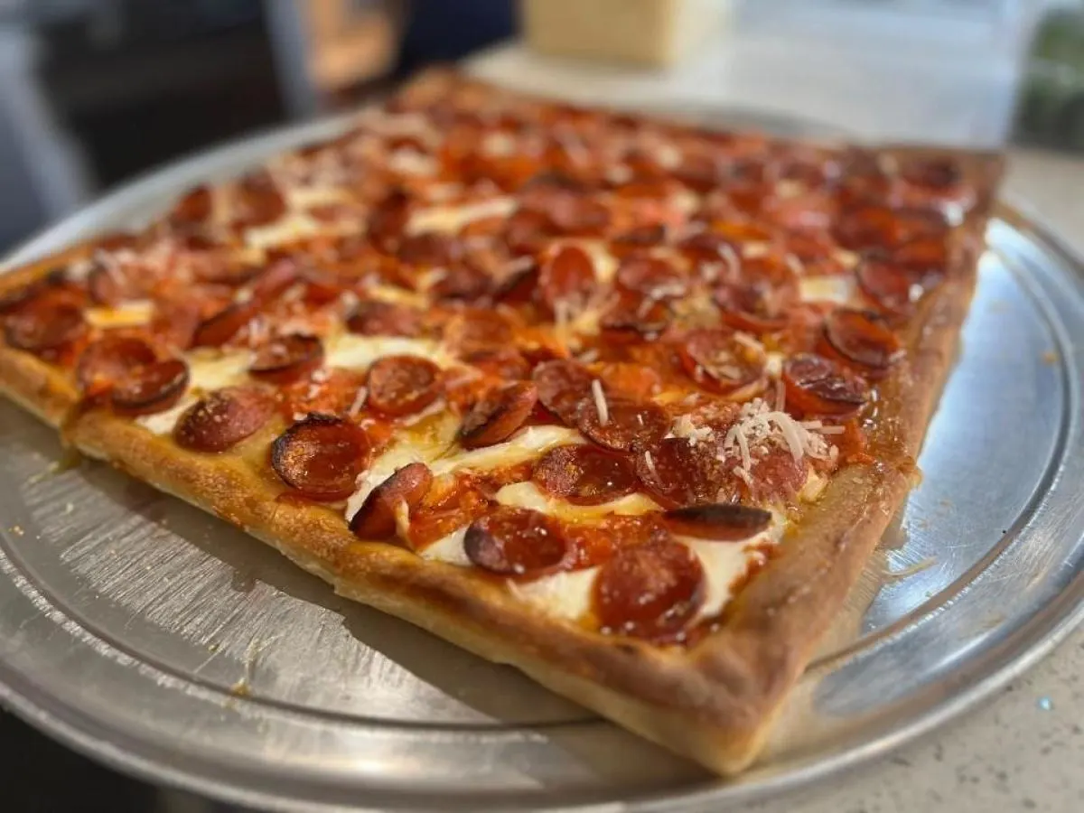 Large Vodka Roni Square Pizza (18 inch) Large Vodka Roni Square Pizza (18 inch)