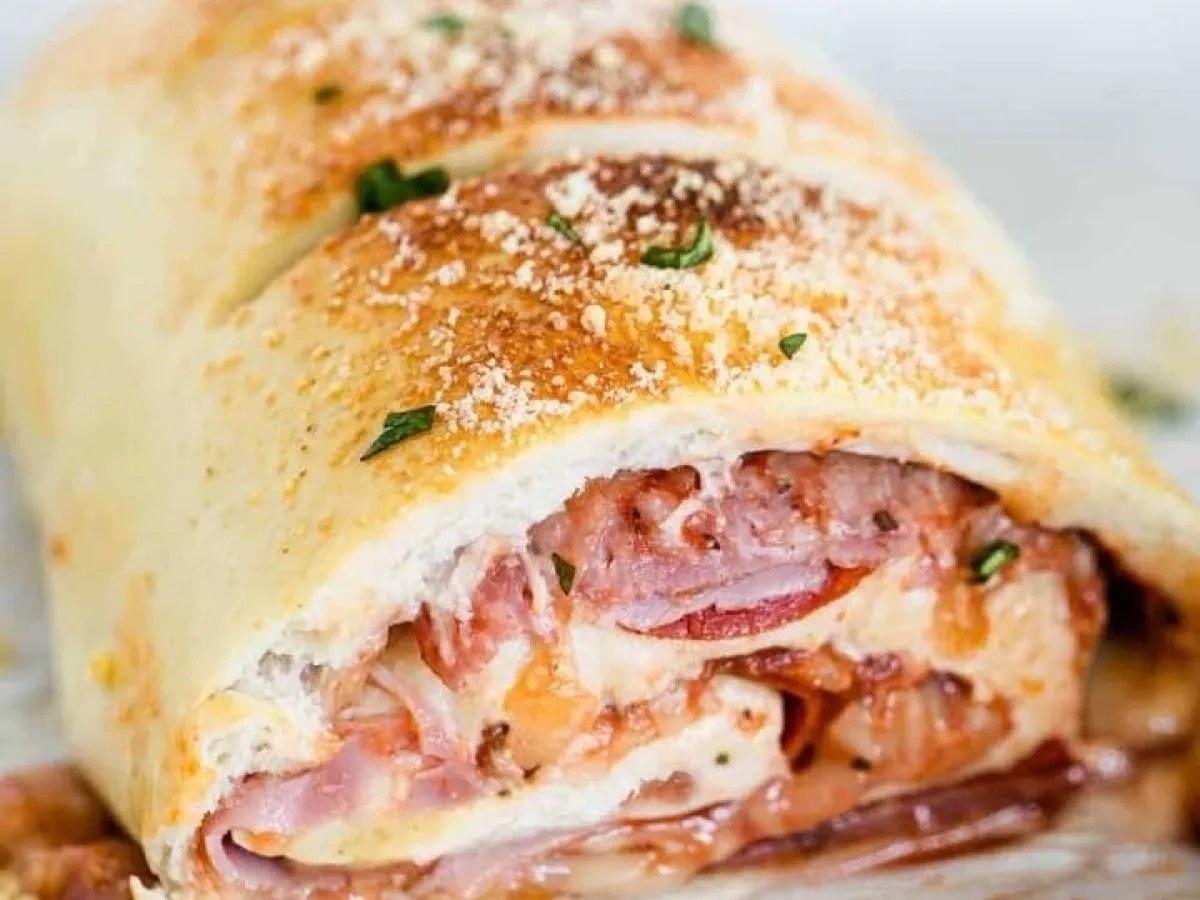 Parlor Roll (Sausage Pepperoni) Parlor Roll (Sausage Pepperoni)