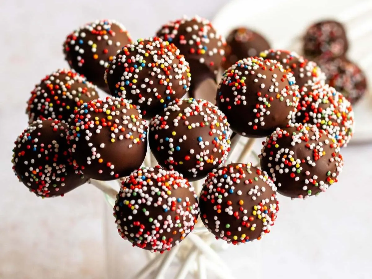 Chocolate Cake Pops Chocolate Cake Pops