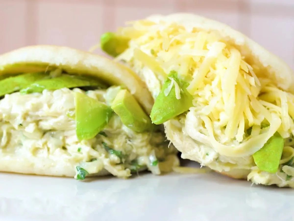 Hearty La Gallina Arepa Hearty La Gallina Arepa
