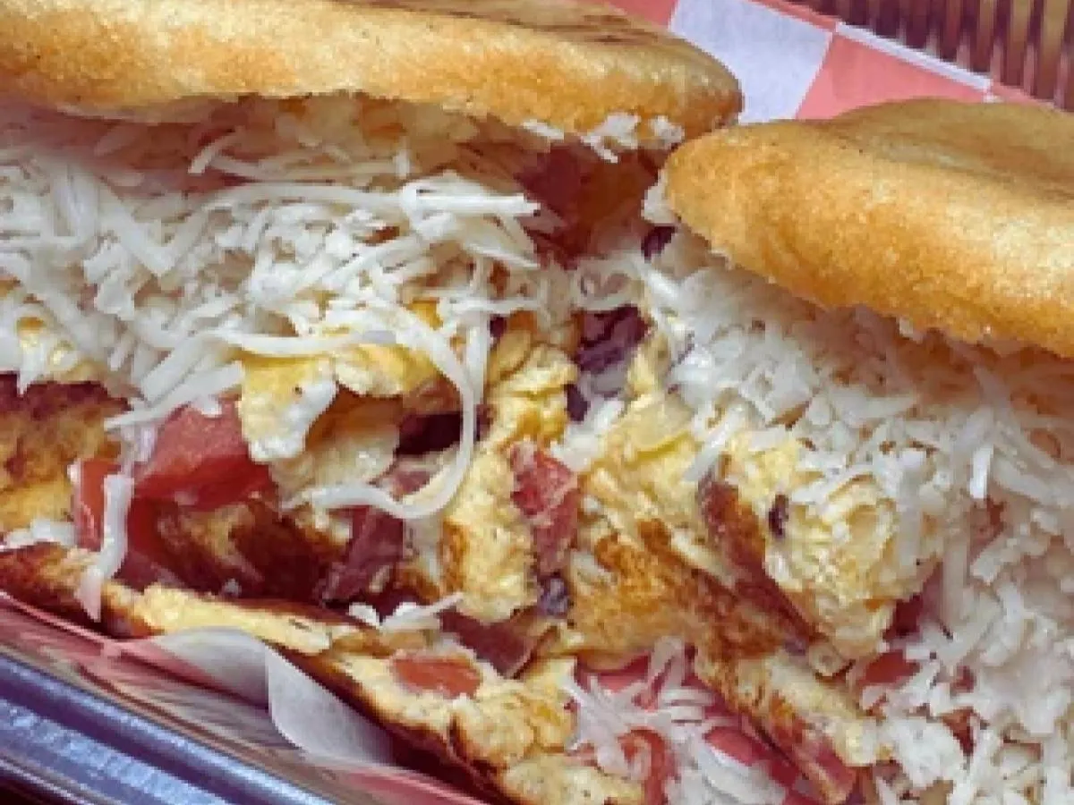 Hearty Dona Eliana Arepa Hearty Dona Eliana Arepa
