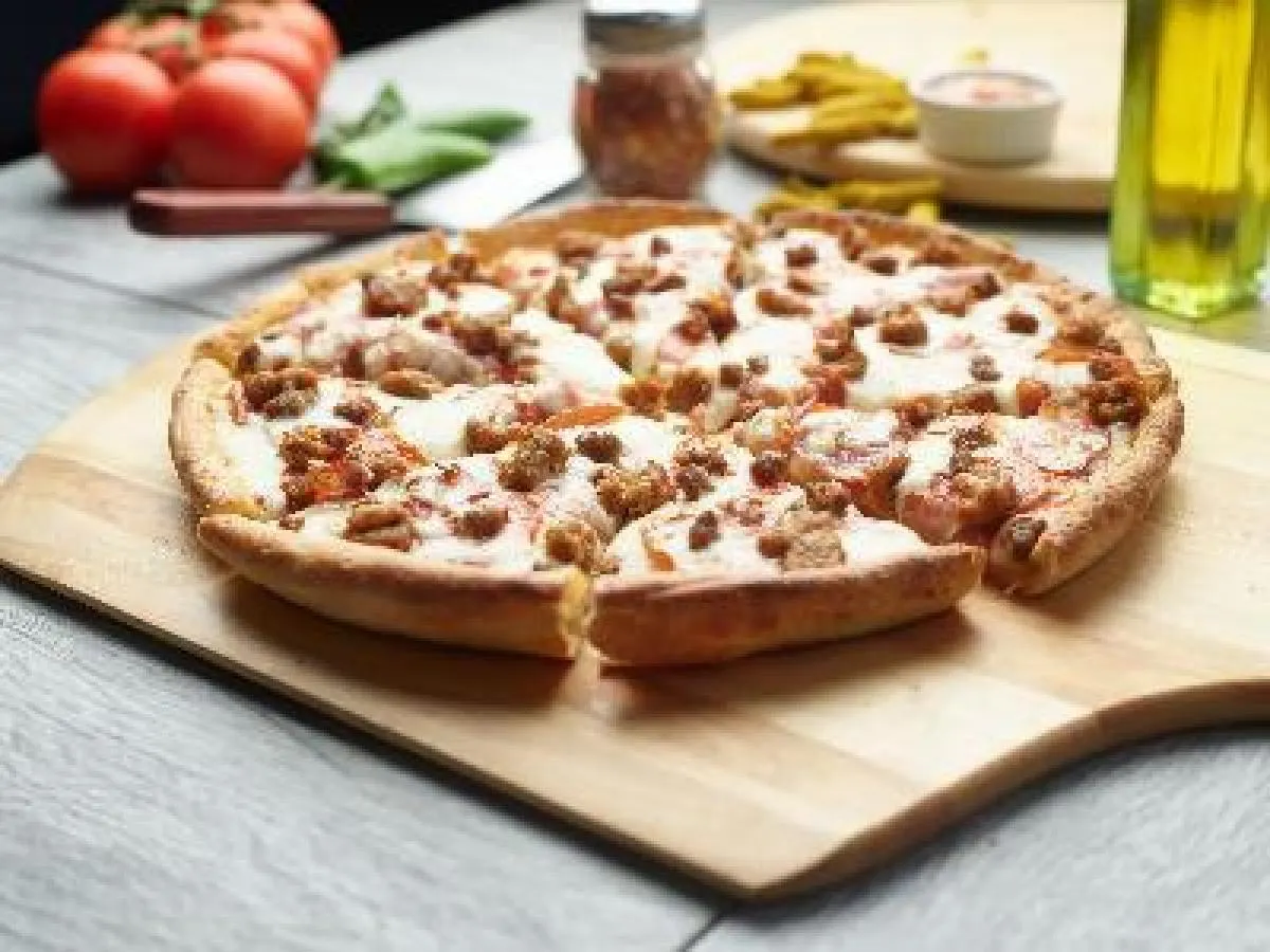Halal All Meat Pizza [21 oz]