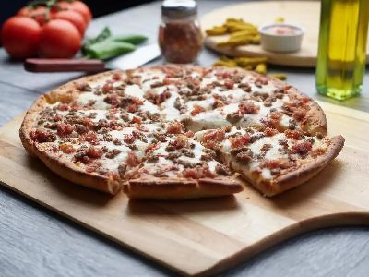 Cheeseburger Pizza [16 oz]