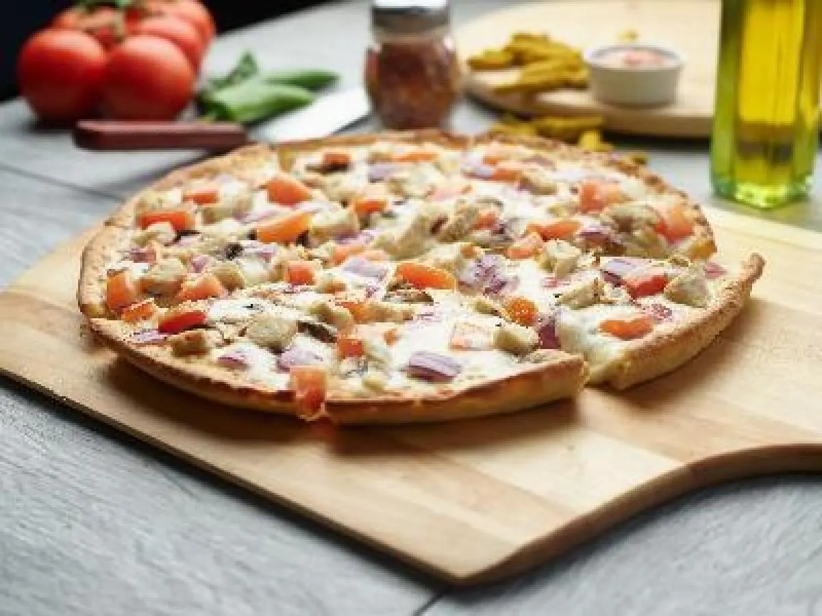 Creamy Garlic Chicken Pizza [21 oz]