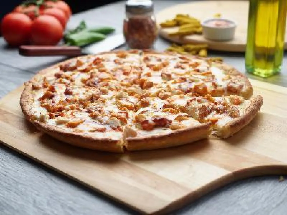 Halal Three Idiots Pizza [16 oz]