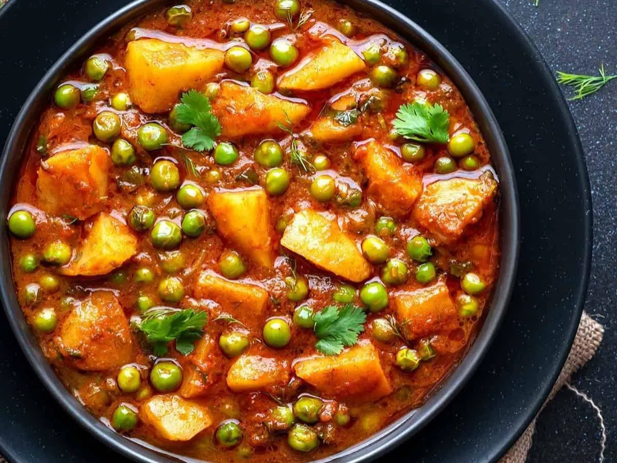 Aloo Gajar Matar