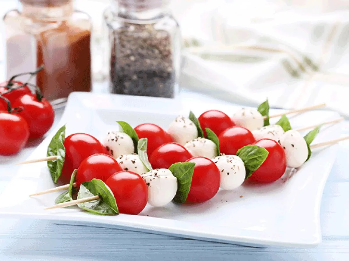 Fresh Mozzarella and Tomato Fresh Mozzarella and Tomato