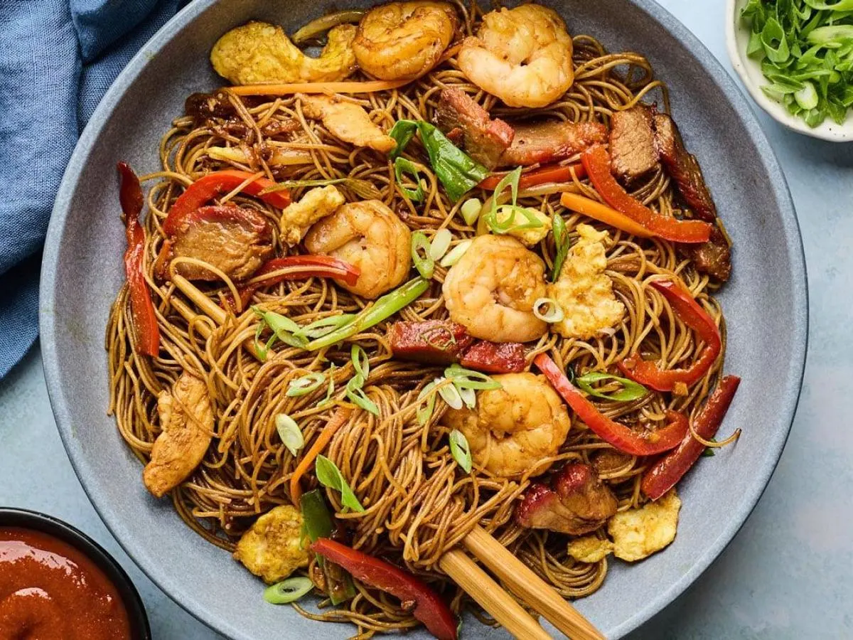 Kung Pao Prawns with Vegetable Chow Mein
