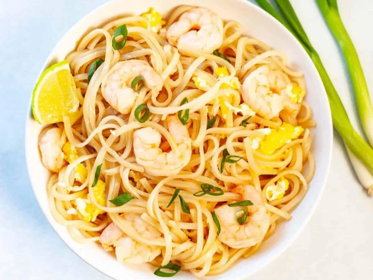 Prawns with Scrambled Eggs and Vegetable Chow Mein