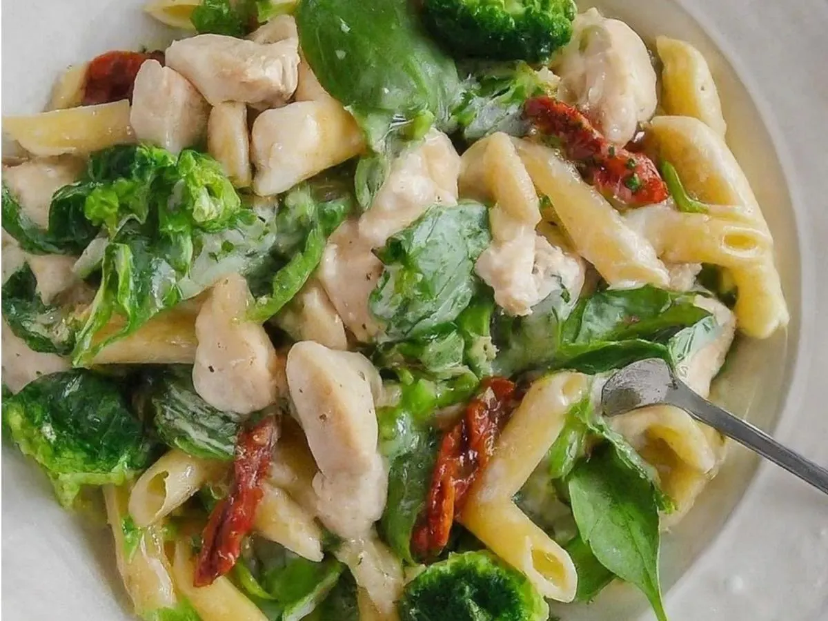 Chicken Pasta Primavera with White Sauce Chicken Pasta Primavera with White Sauce