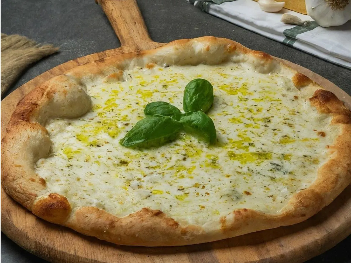 10" Bianca (White Pizza) 10" Bianca (White Pizza)