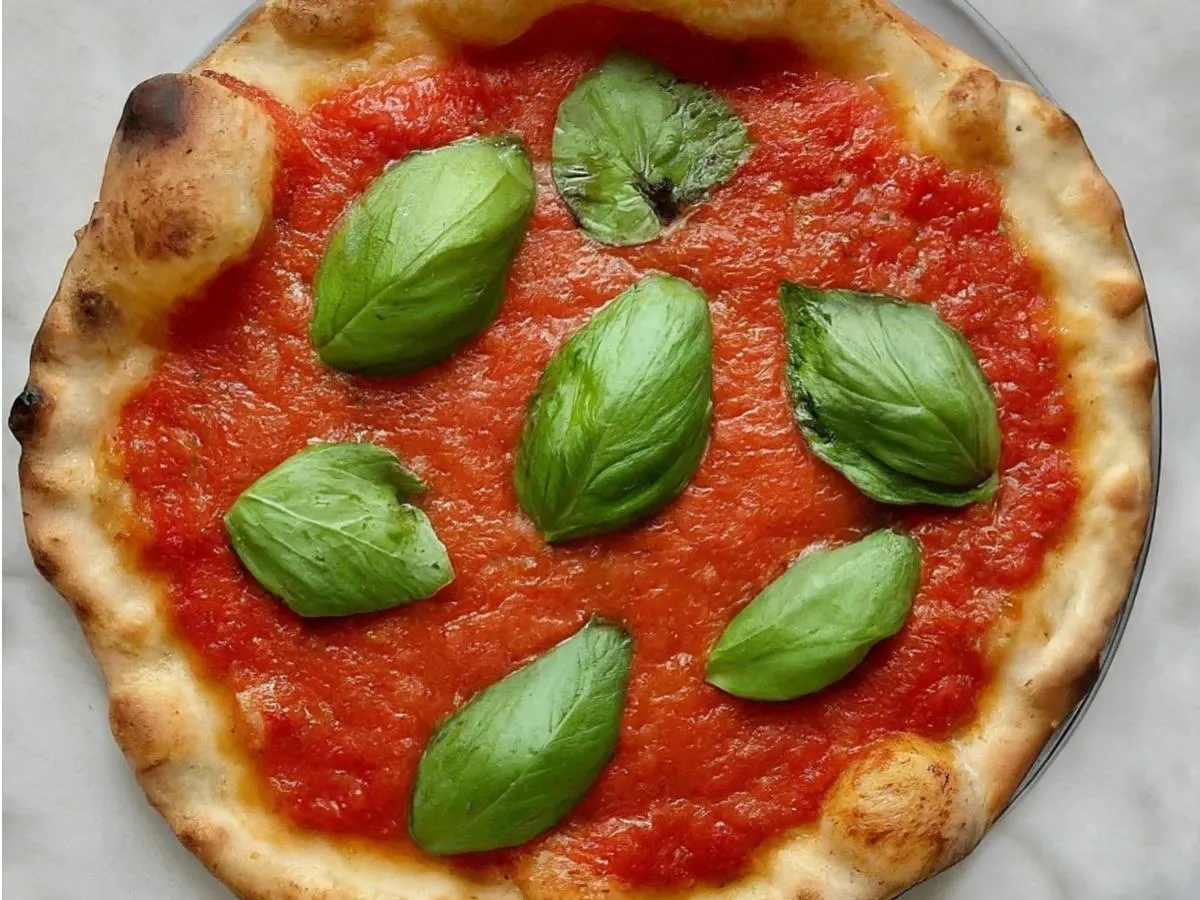 10" Margarita Pizza 10" Margarita Pizza