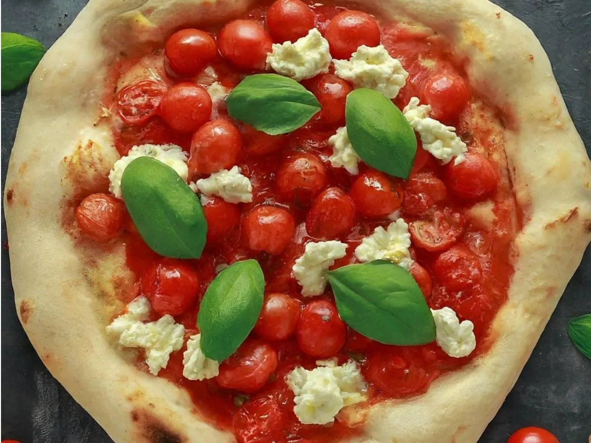 10" House Bianca Margarita Pizza 10" House Bianca Margarita Pizza
