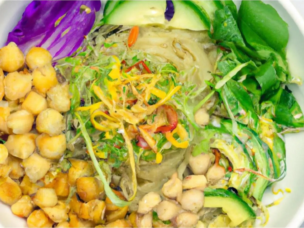 Tomyum Avocado & Noodles Salad
