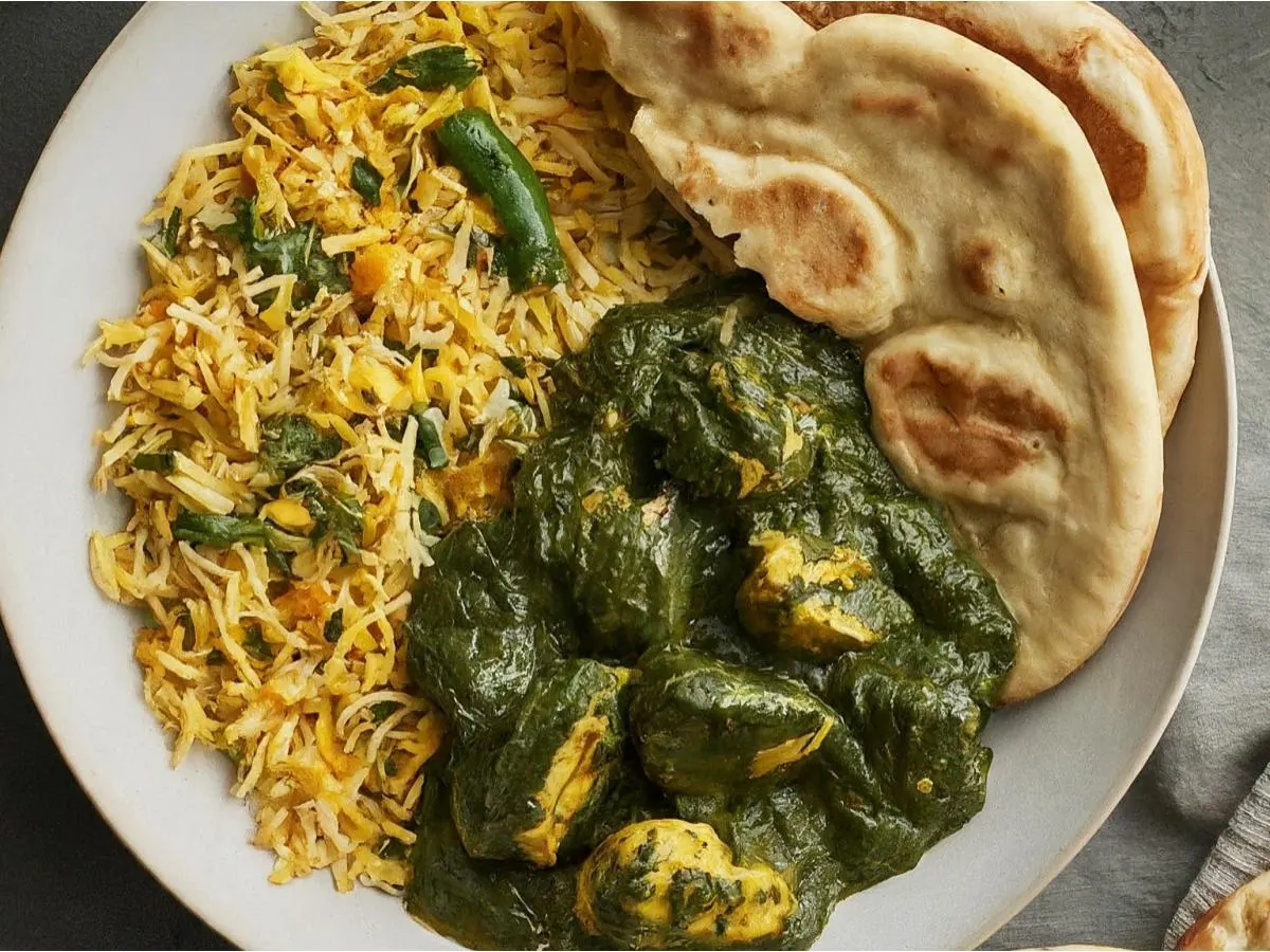 Saag Chicken Pulav Rice & Butter Naan [16oz]