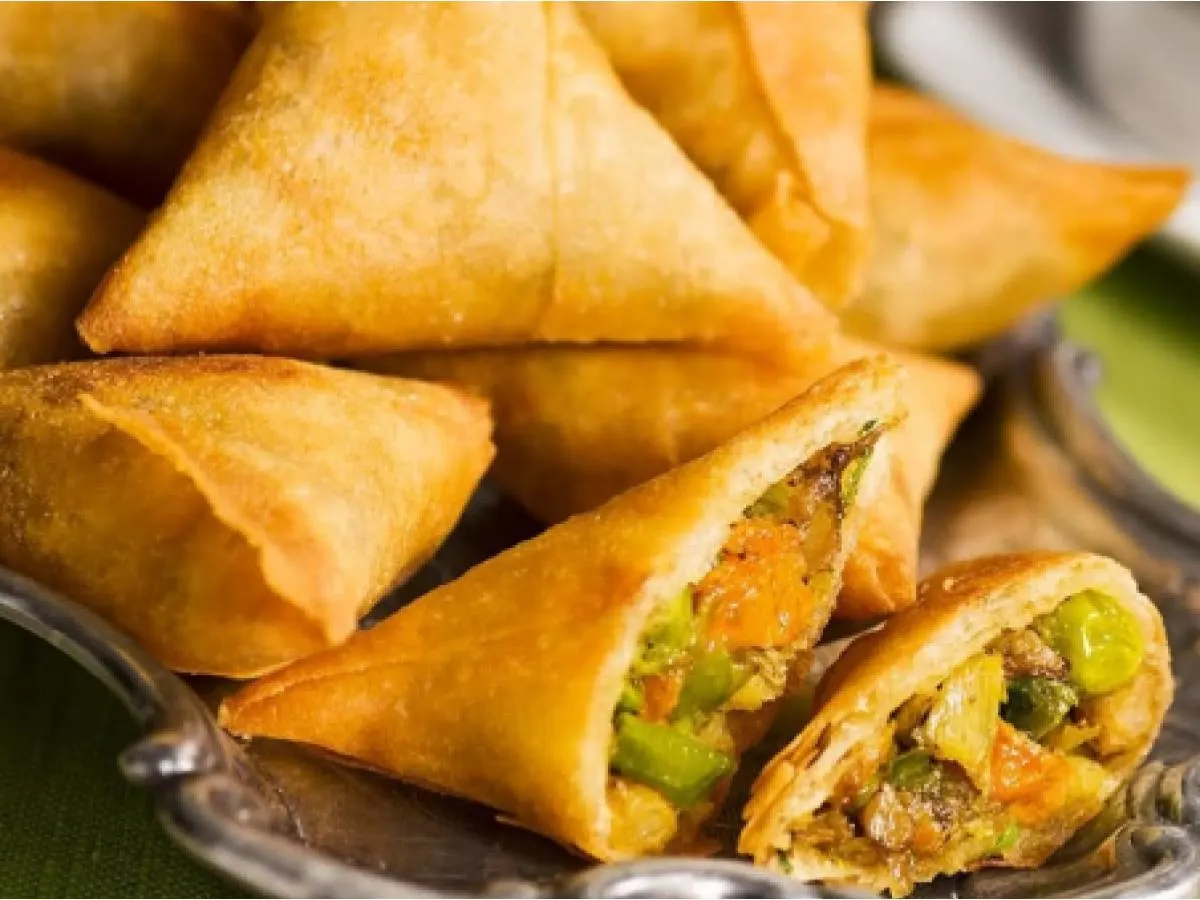 Vegetarian Jumbo Samosas Vegetarian Jumbo Samosas