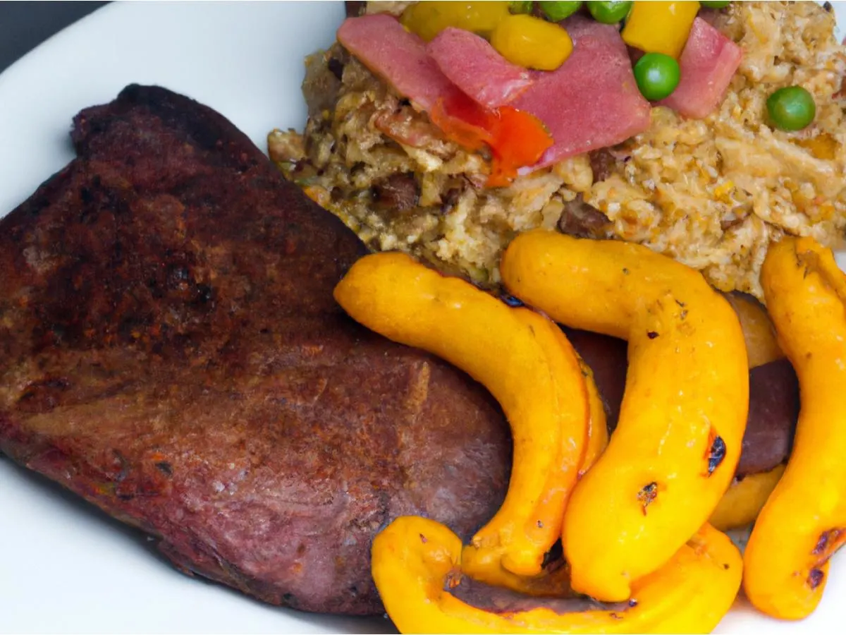 Bistec Encebollado Meal with Yellow Rice and Platanos Maduros [16oz]