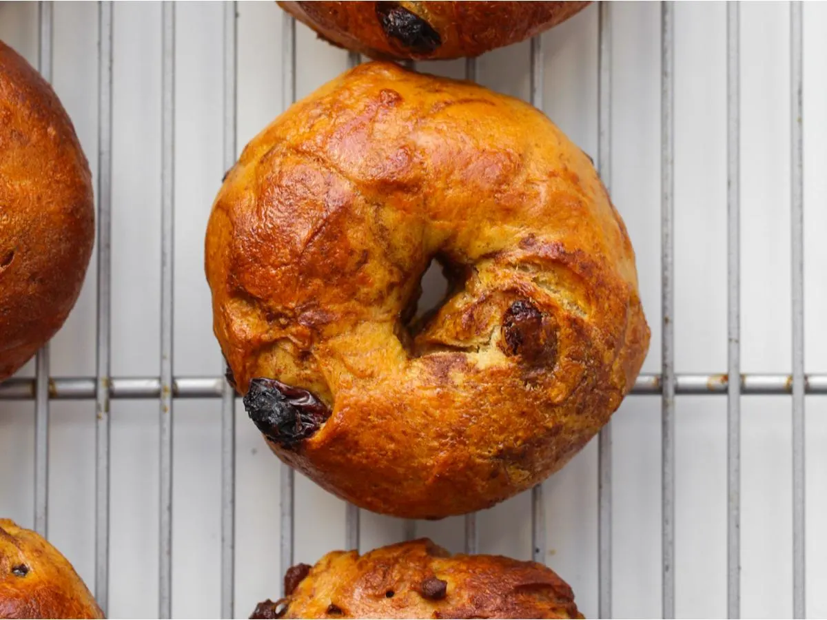 Vegan Cinnamon Raisin Bagels Vegan Cinnamon Raisin Bagels