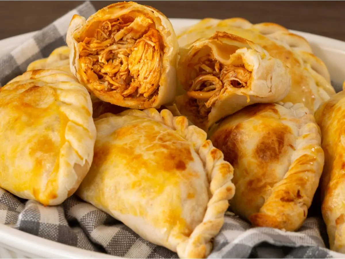 Mini Pollo Saltado Empanada Mini Pollo Saltado Empanada
