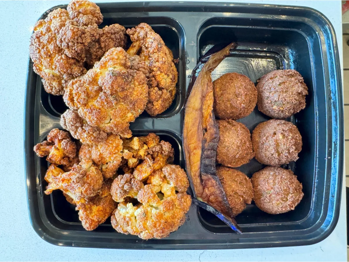 Light Carb Vegan Falafel Plate With Cauliflower (allergen Free) Light Carb Vegan Falafel Plate With Cauliflower (allergen Free)