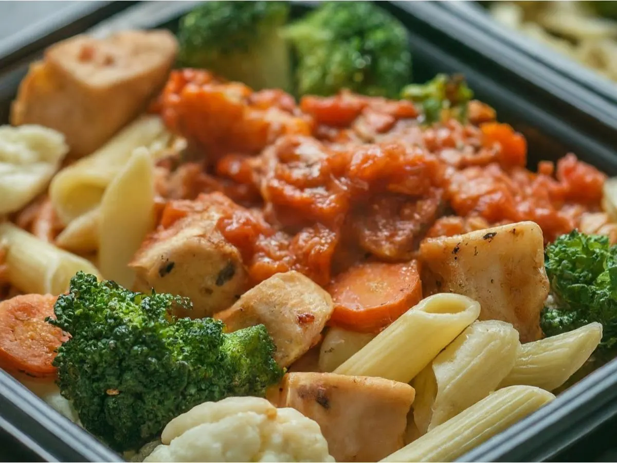 Dairy-free Chicken Pasta Primavera with Sautéed Garlic Broccoli Dairy-free Chicken Pasta Primavera with Sautéed Garlic Broccoli