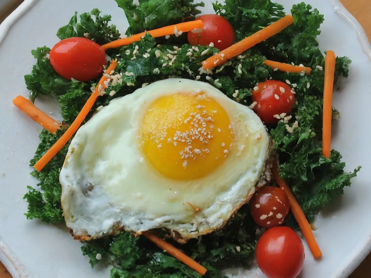 Sunnyside Up Egg w/ Kale Salad Sunnyside Up Egg w/ Kale Salad