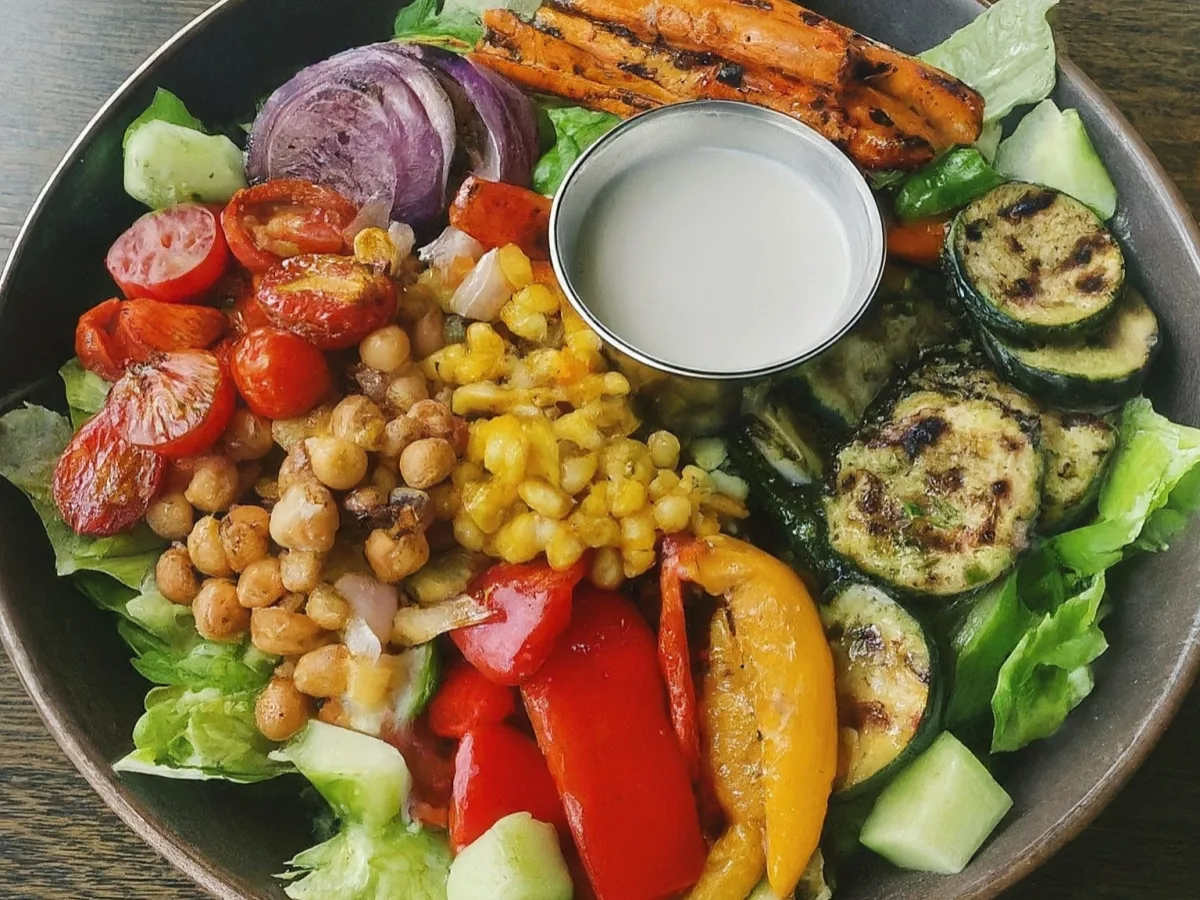 Roasted Veggie Entree Salads with Ranch Dressing Roasted Veggie Entree Salads with Ranch Dressing