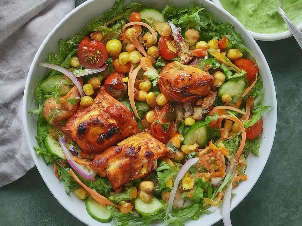 Tandoori Chicken Entree Salad with Mint Chutney Yogurt Dressing Tandoori Chicken Entree Salad with Mint Chutney Yogurt Dressing