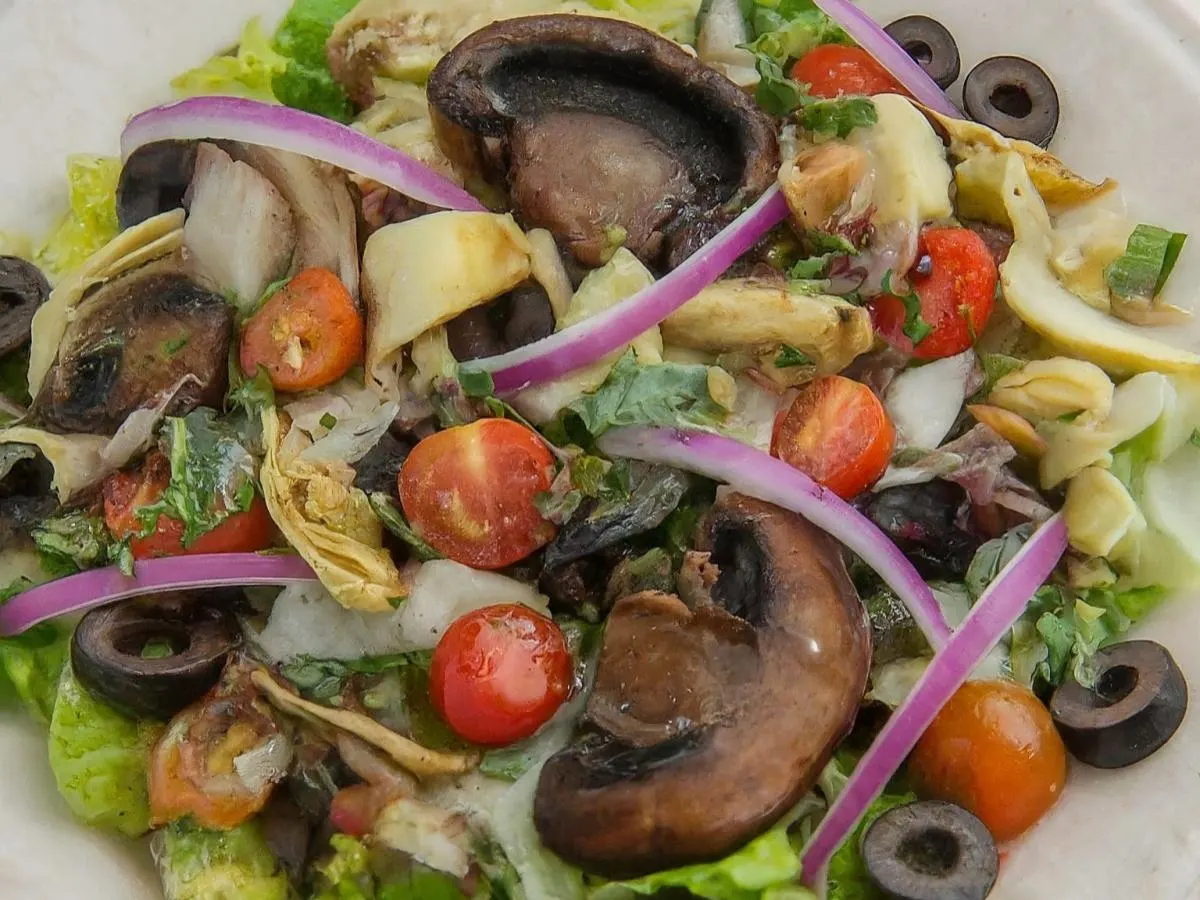 Roasted Mushroom Italian Entree Salad Roasted Mushroom Italian Entree Salad