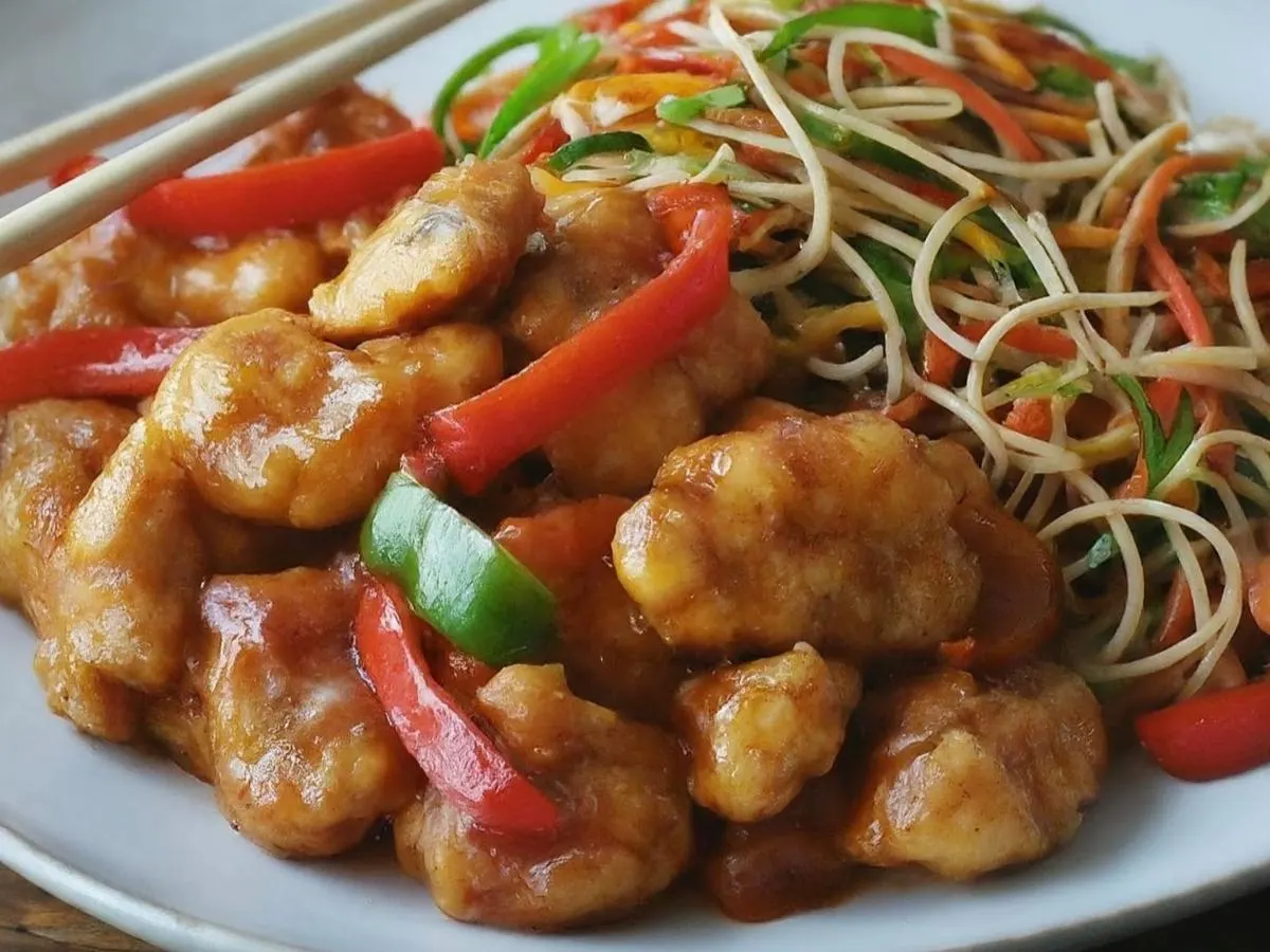 Chilli Chicken & Veggie Chow Mein Chilli Chicken & Veggie Chow Mein