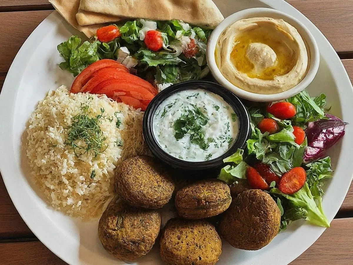 Falafel Platter Box [21 oz]