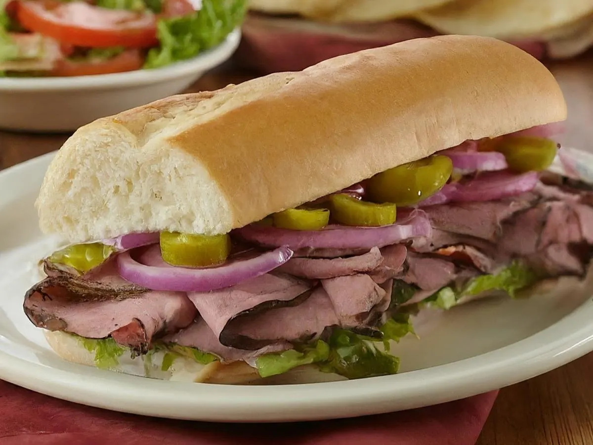 Roast Beef Sub on White Bread and Side Salad Combo (No Tomatoes) Roast Beef Sub on White Bread and Side Salad Combo (No Tomatoes)