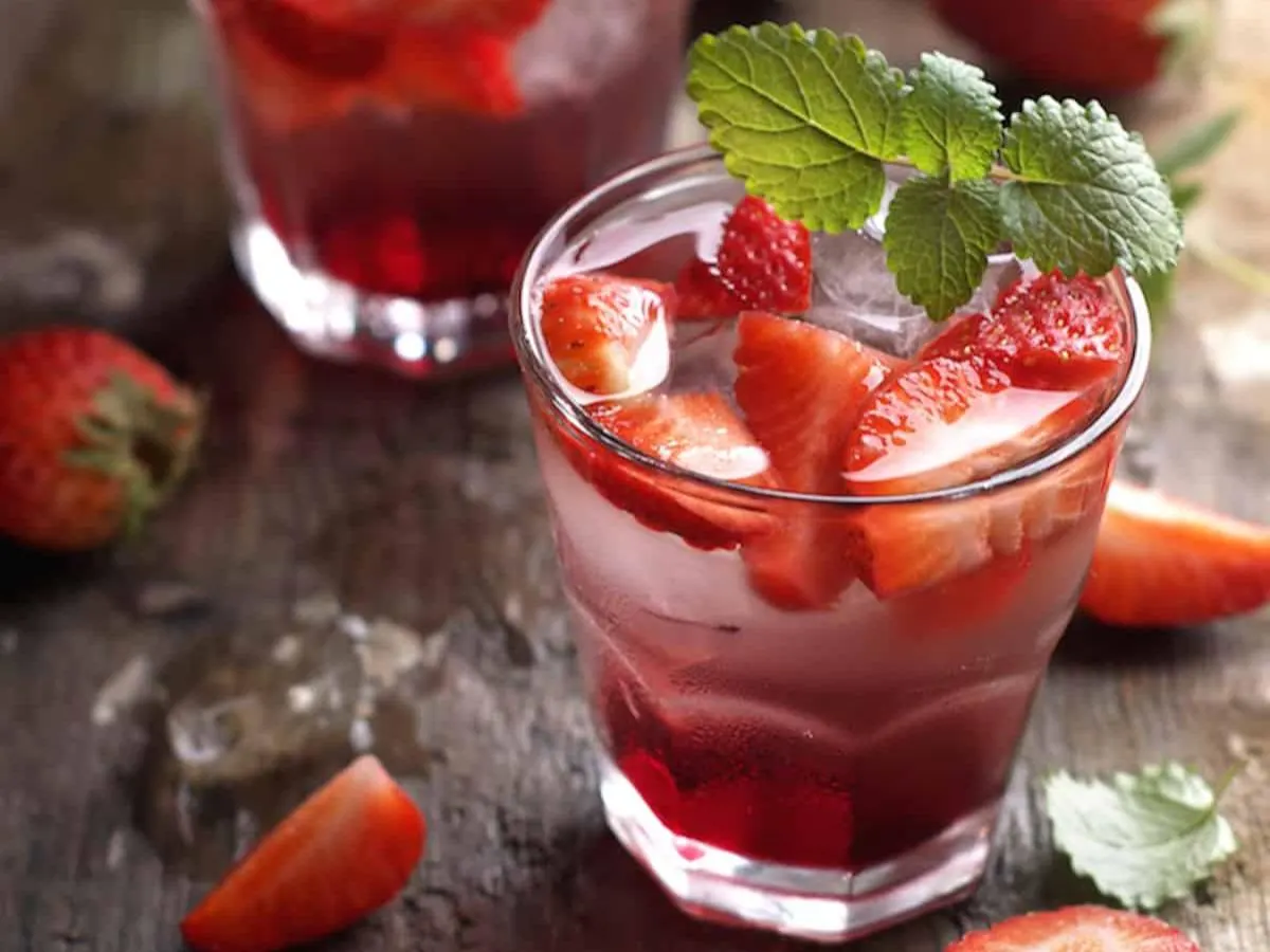Strawberry Tea Strawberry Tea