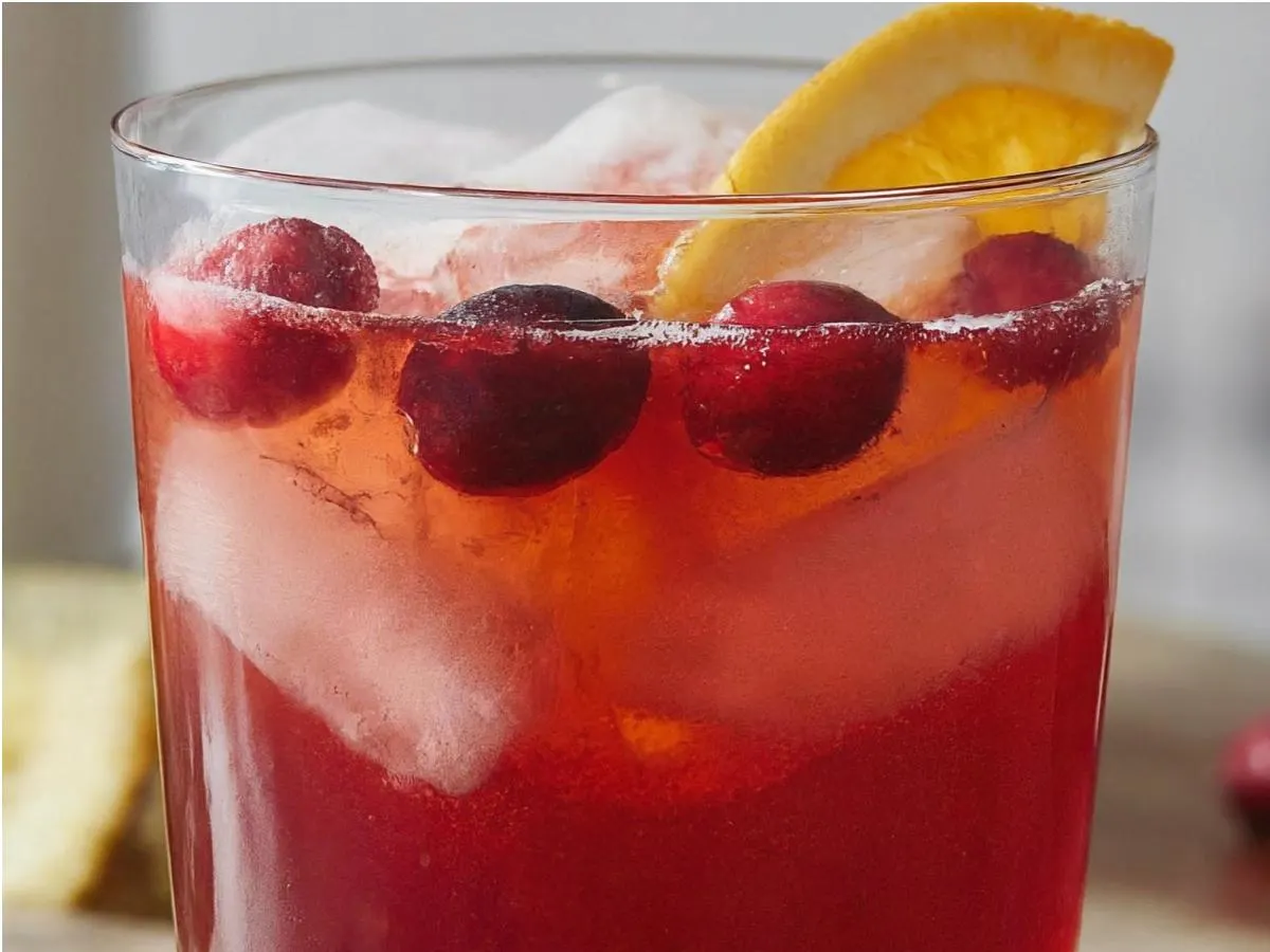 Virgin Cranberry Spritzer Virgin Cranberry Spritzer