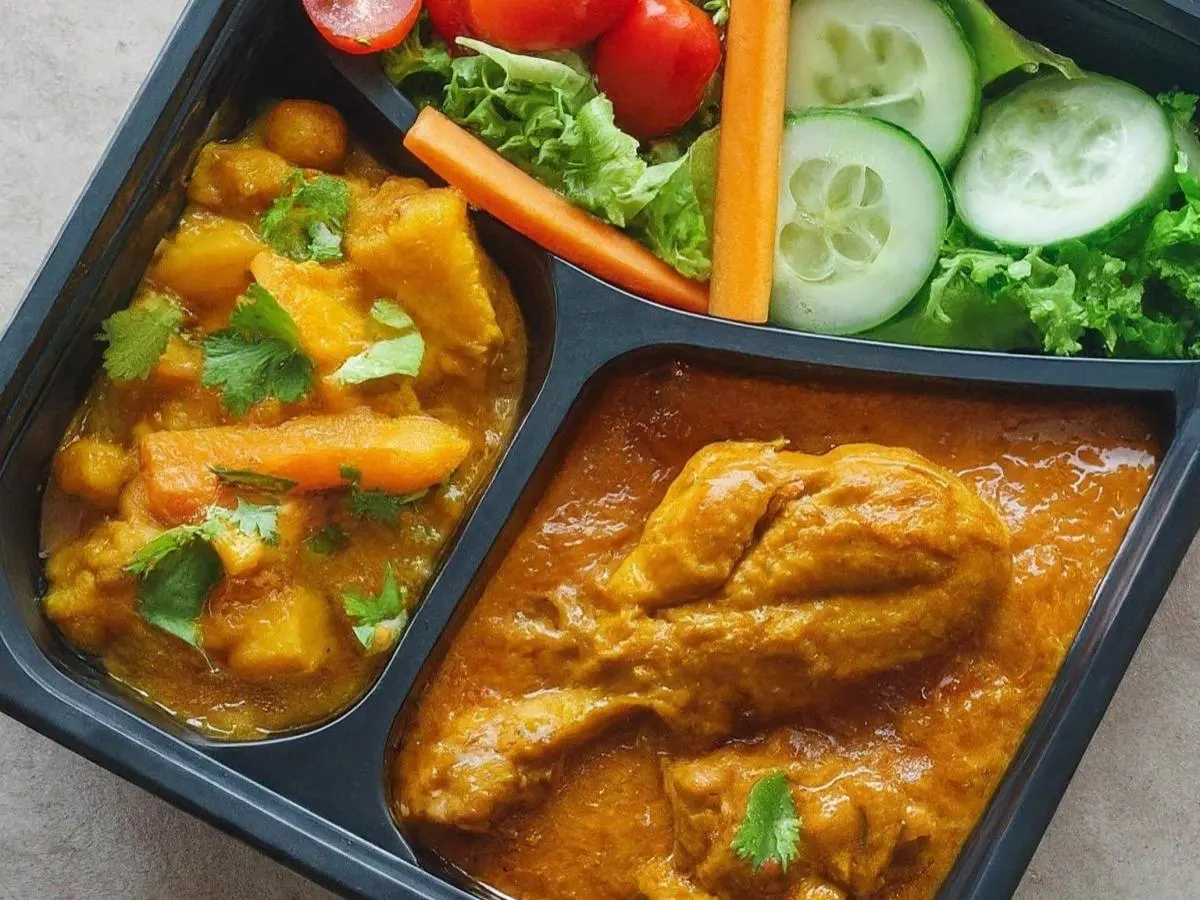 Light Carb Achari Chicken Curry, Vegetable Curry & Green Salad (Allergen Free) Light Carb Achari Chicken Curry, Vegetable Curry & Green Salad (Allergen Free)