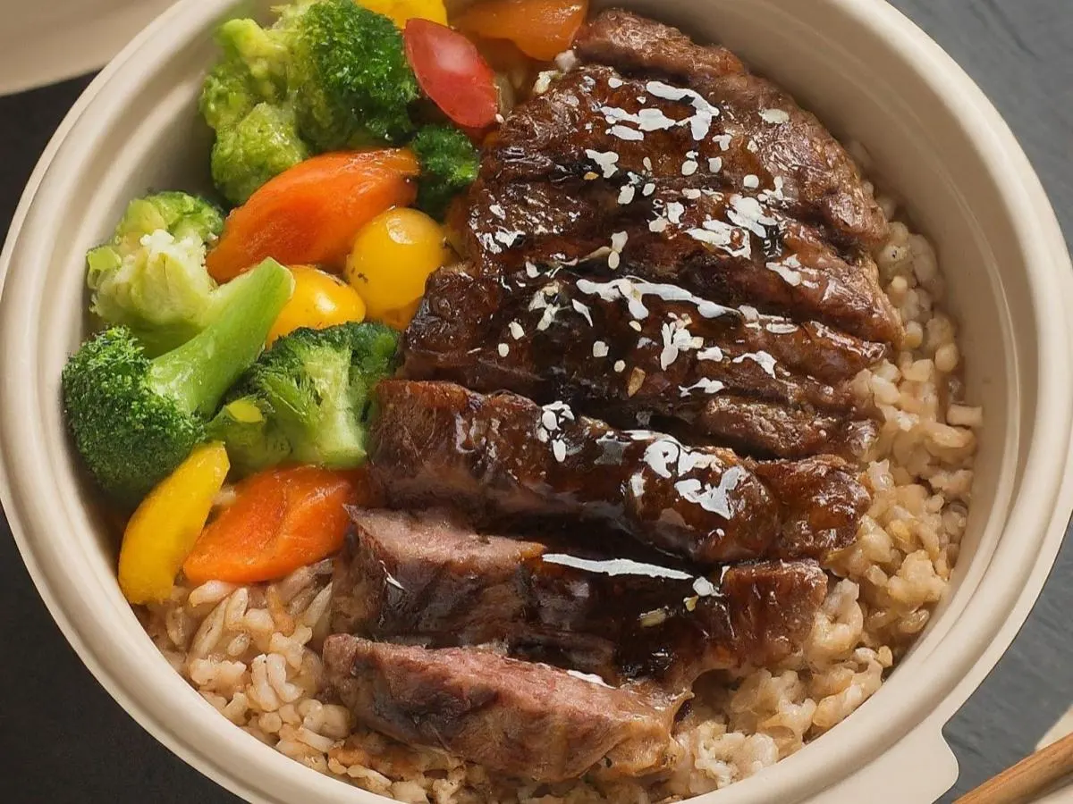 Steak Teriyaki Boxed Meal with Brown Rice and Spicy! Teriyaki Sauce