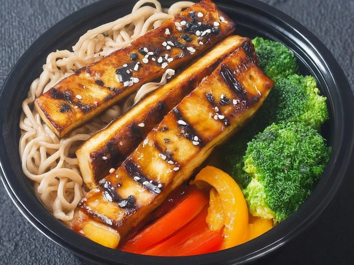 Tofu Teriyaki Boxed Meal with Noodles and Spicy! Teriyaki Sauce