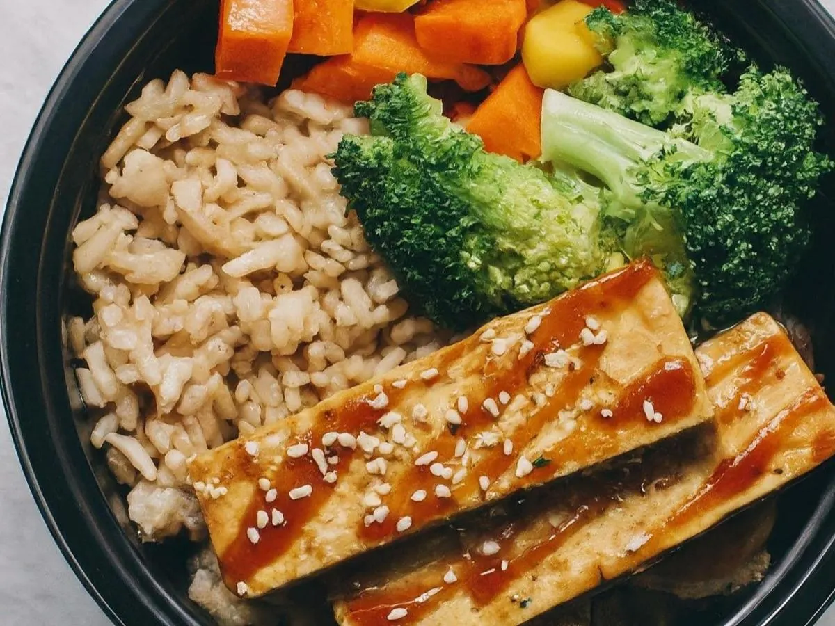 Tofu Teriyaki Boxed Meal with Brown Rice and Spicy! Teriyaki Sauce