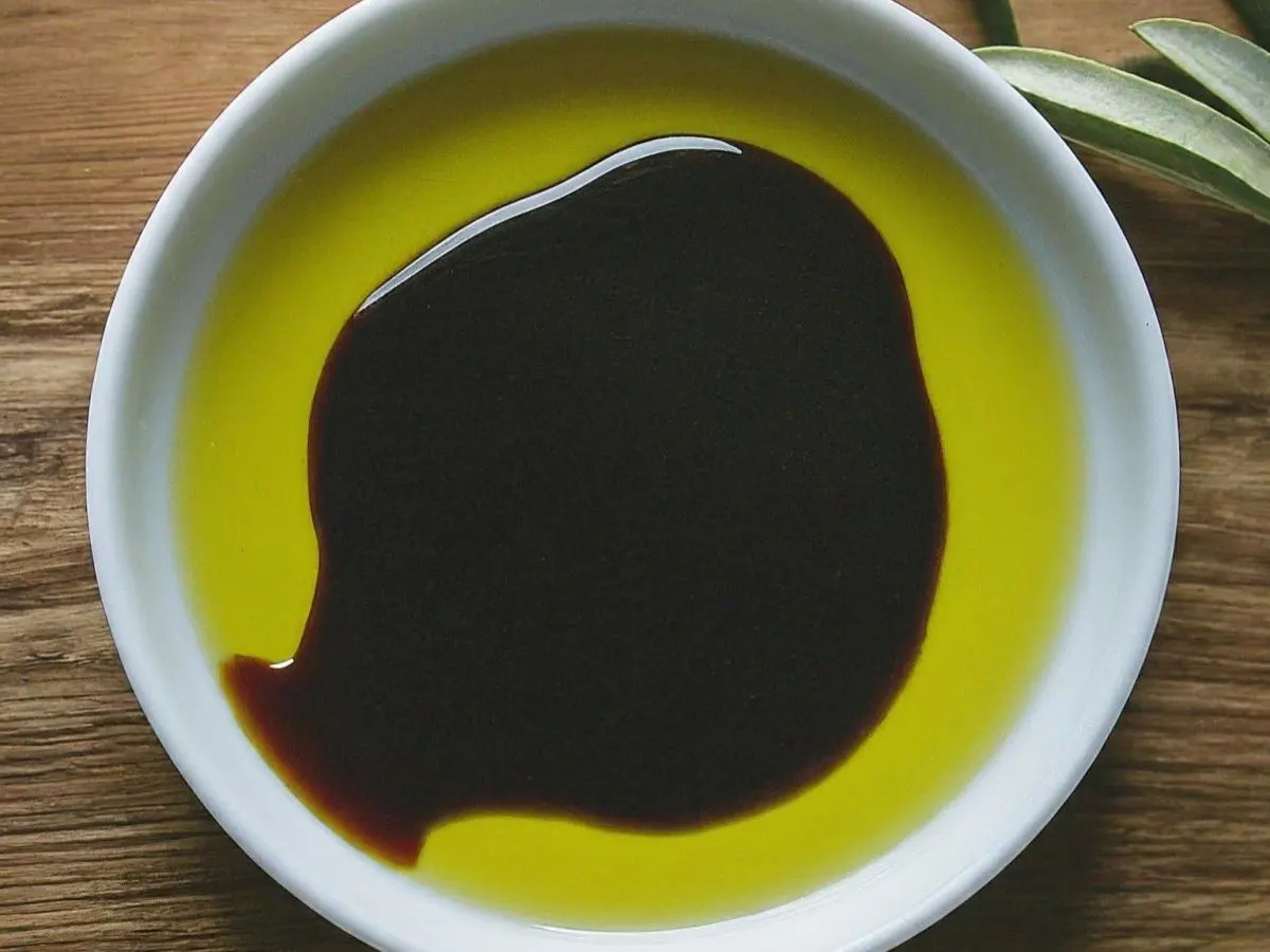 Balsamic Vinegar and Olive Oil Balsamic Vinegar and Olive Oil
