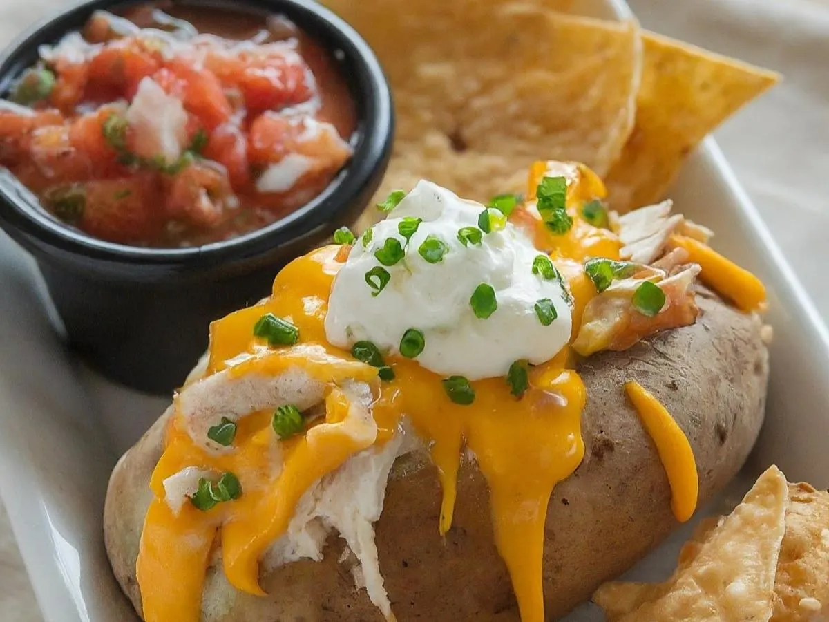 Baked potato with Chicken Baked potato with Chicken