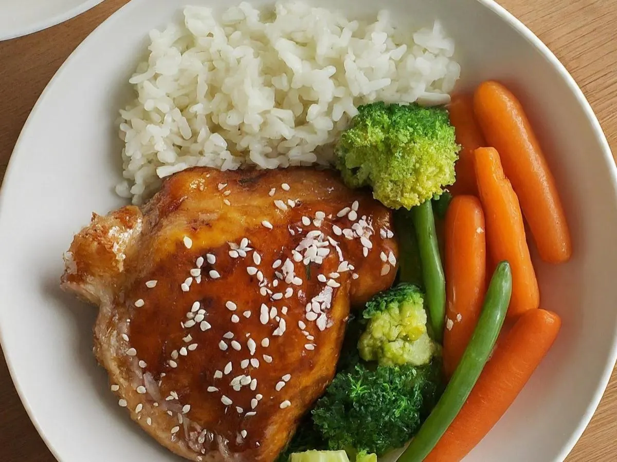 Sesame Chicken Thighs with Veggies and Rice Sesame Chicken Thighs with Veggies and Rice