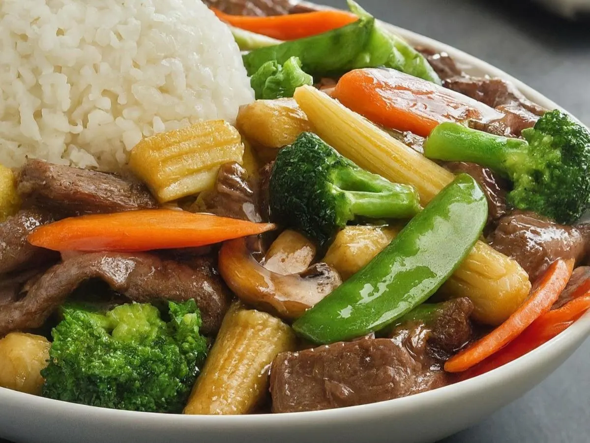 Beef with Mixed Vegetables and Rice