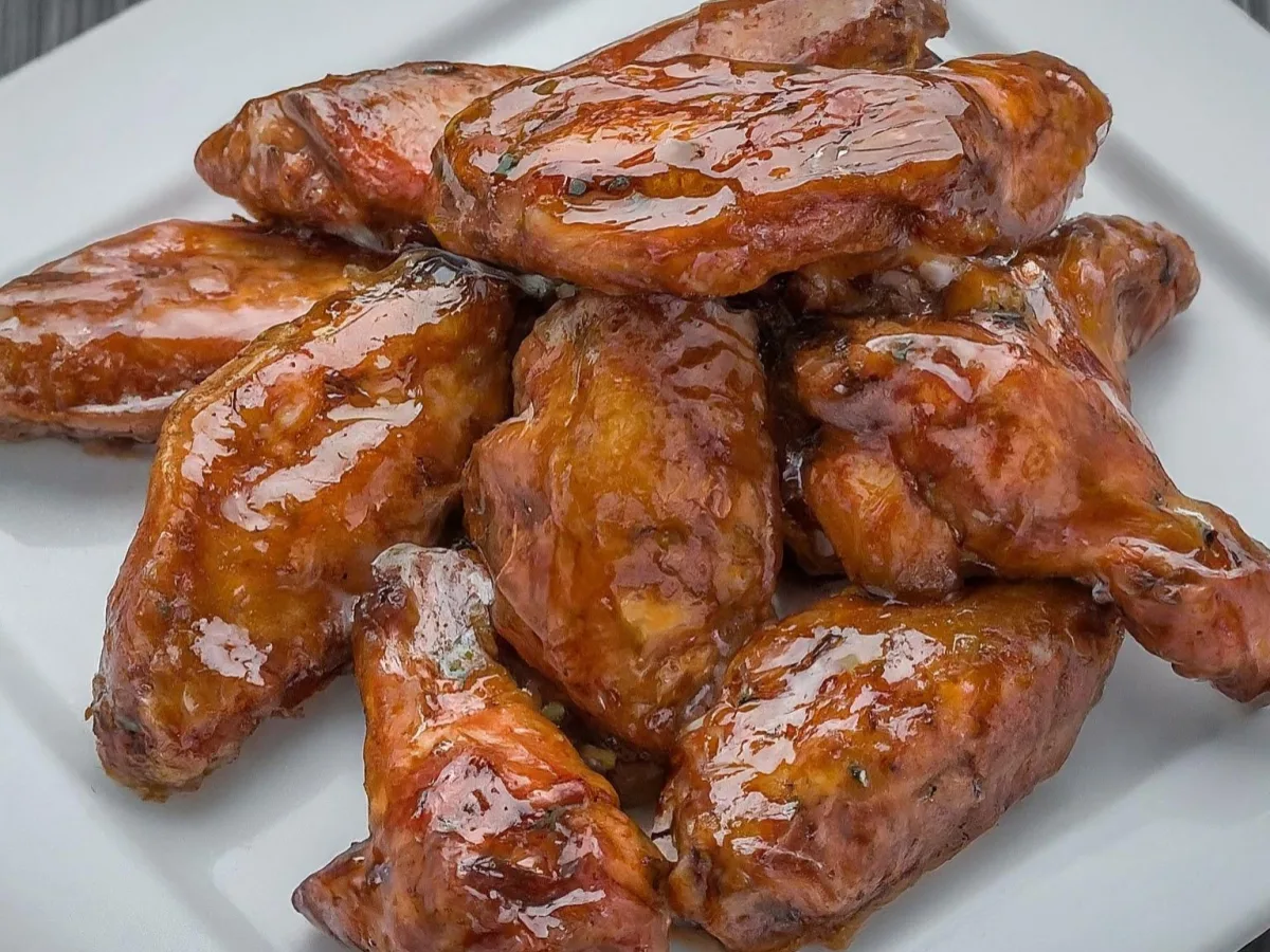 Chicken Wings with Sweet Thai Chili Sauce Chicken Wings with Sweet Thai Chili Sauce