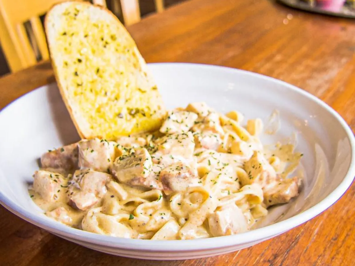 Fettuccini Chicken Alfredo