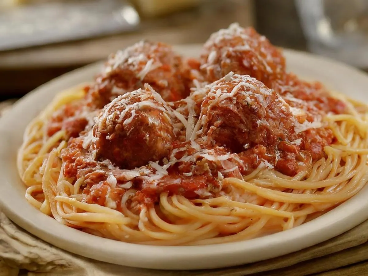 Spaghetti and Meatballs with Meat Sauce