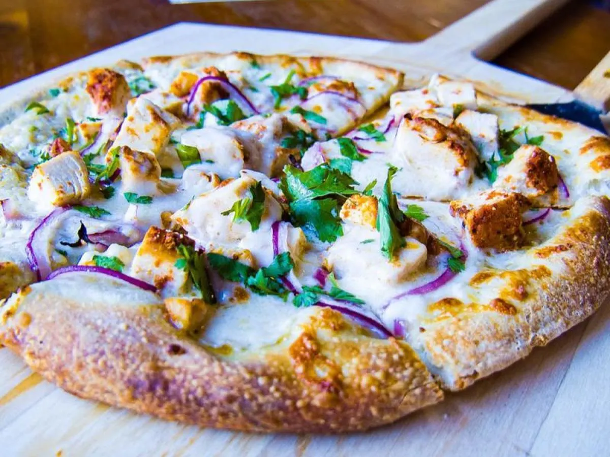 Large White Italian Pizza