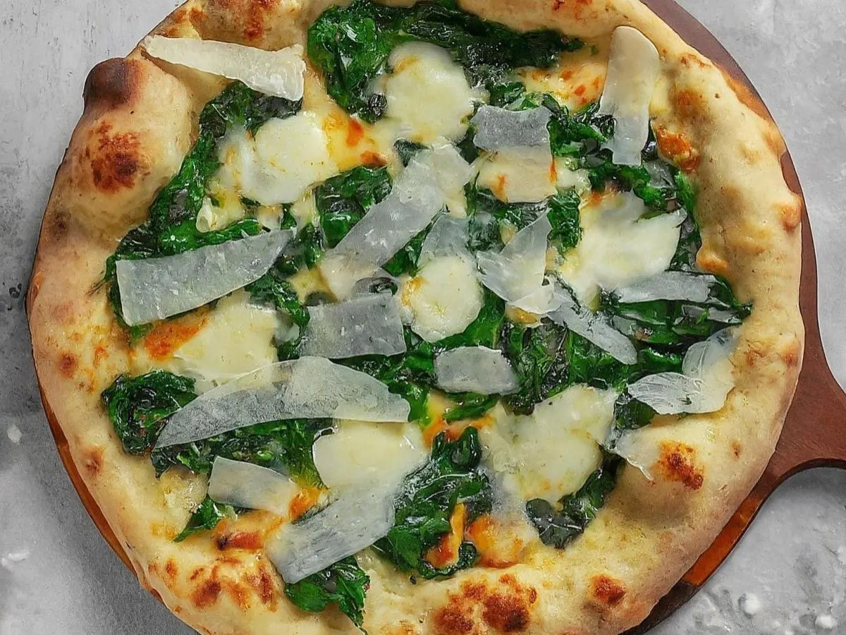 Large GF Spinach Alfredo Pizza